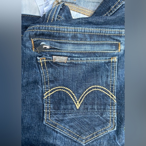 Unique Levi’s 511 jeans w/double back pockets.Tag: 29/32 Please see measurements - Picture 8 of 11